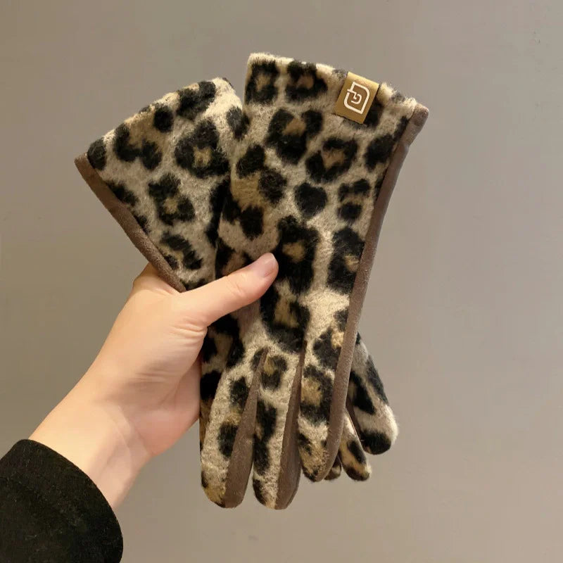 Leopard-Print Gloves Warm, Windproof & Ultra-Chic for Cycling & Driving ,Stay Stylish & Cozy! Premium Plush Winter Gloves for Women Trendy, Warm & Cold Proof