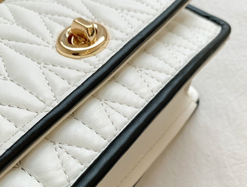 Small Chain Texture Shoulder Bag Elegant, Sleek & Party Ready, Premium Light Luxury Crossbody Bag Chic, Trendy