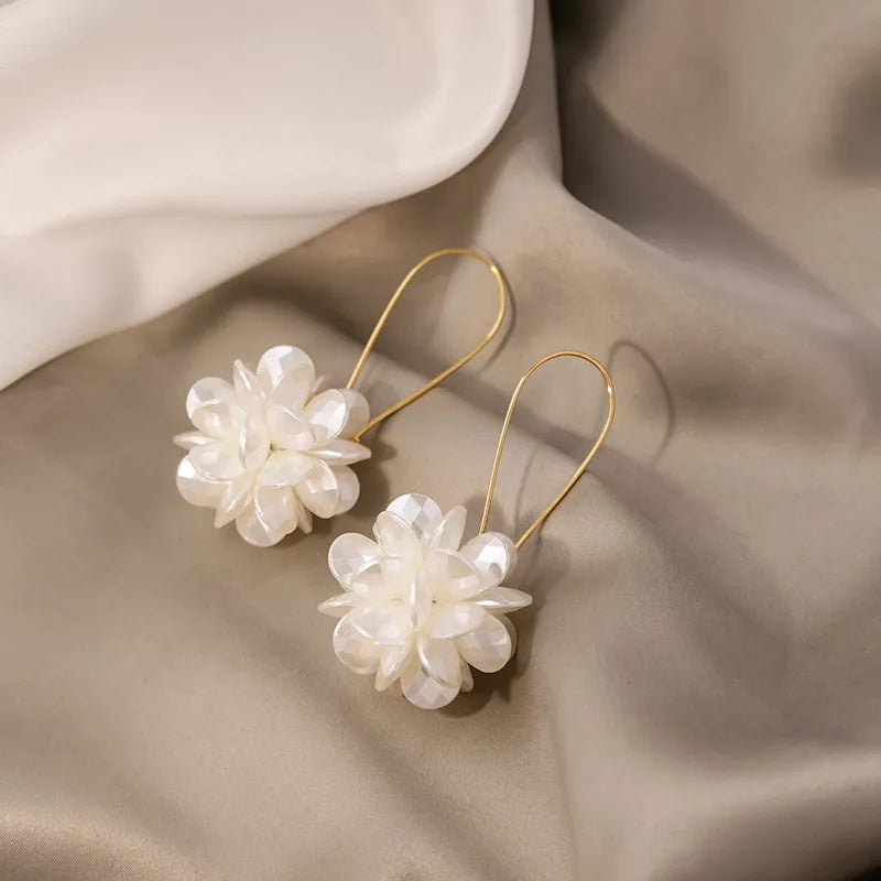 Luxury High Class 2026 Edition 2PC gold super fairy petal tassel imitation shell earrings, fashionable temperament, light luxury, niche design, ear accessories, Fairy Tassel Earrings for Fashion Lovers & Influencers