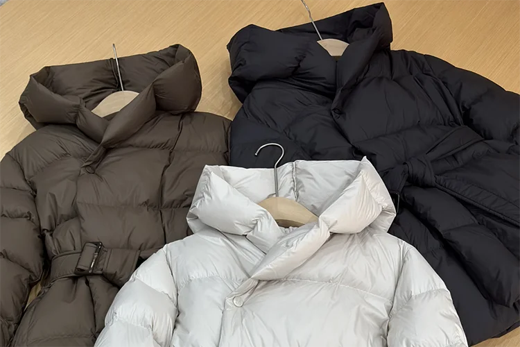 Winter Hooded Women's Down Jackets Ultra Light Warm Casual Lace-up Coat Female Puffer Jacket With Belt Elegant Parka Overcoat