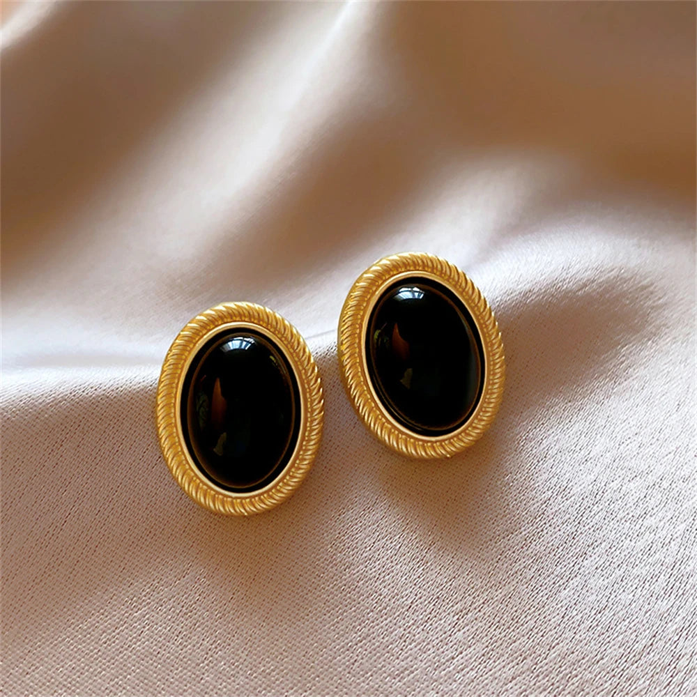 Quality Premium 2026 Luxury Edition 2024 New Retro Gold Color Metal Line Black Oval Shaped Stud Earrings for Women Advanced Design Elegant Young Girls Party Jewelry