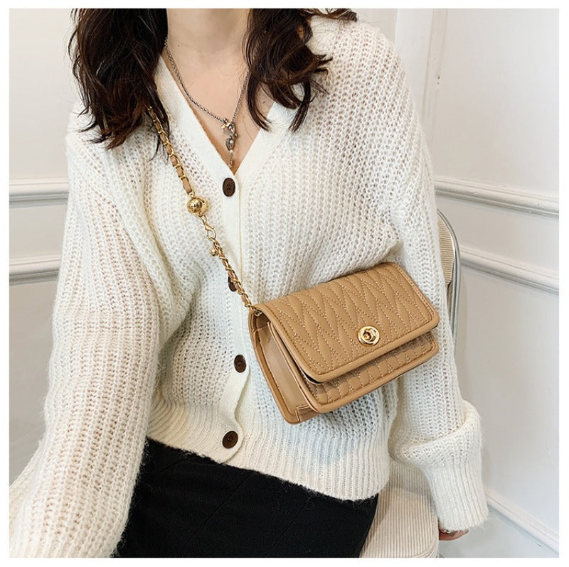 Small Chain Texture Shoulder Bag Elegant, Sleek & Party Ready, Premium Light Luxury Crossbody Bag Chic, Trendy