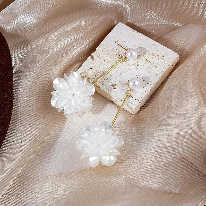 Luxury High Class 2026 Edition 2PC gold super fairy petal tassel imitation shell earrings, fashionable temperament, light luxury, niche design, ear accessories, Fairy Tassel Earrings for Fashion Lovers & Influencers