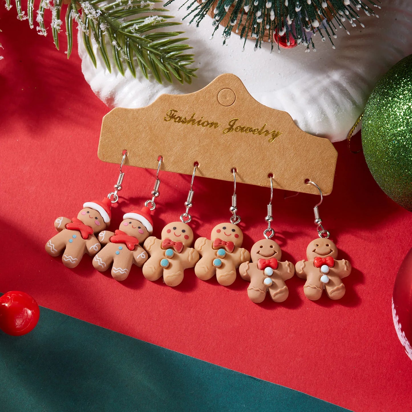 Quality 3 Pairs Cute Christmas Gingerbread Man Dangle Earrings for Women Xmas Cookies Resin Earring Earring Girls Party New Year Jewelry