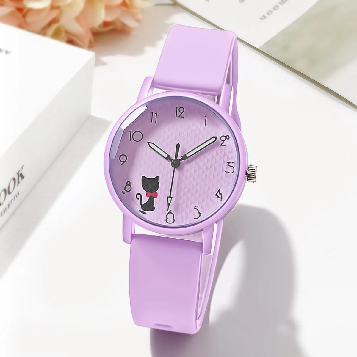 Luxury Casual Wristwatch for Stylish Women, High-Quality Ladies Quartz Watch Perfect Gift, Look Fashion Forward Every Day with Premium Silicone Strap Quartz Watch