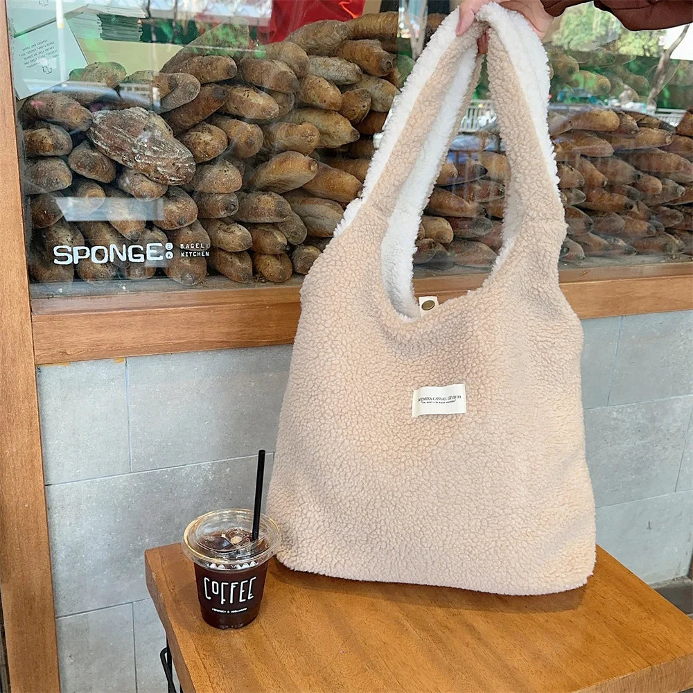 2026 Style Premium Vest Shape Women Plush Reversible Shoulder Bag Ladies Warm Fabric Handbag Winter Girls Books Tote Cute Lamb Like Cloth Purse