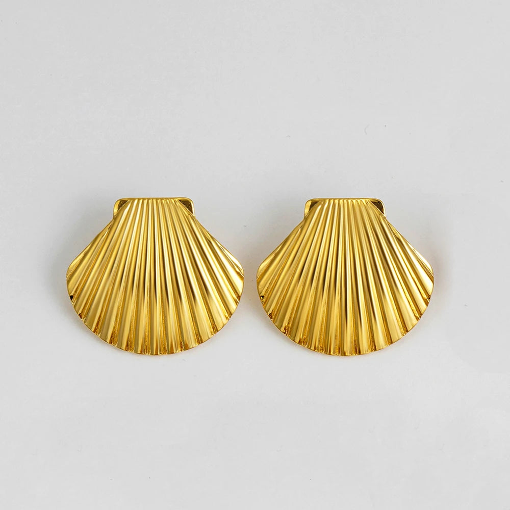 Luxe Gold CZ Earrings for Women Who Slay, Golden Seashell Elegance Premium CZ Starfish Earrings for Trendsetters,  Jewelry Alert! Premium Seashell Earrings Perfect for Summer Glam, Jewelry Alert! ,  Summer Glam