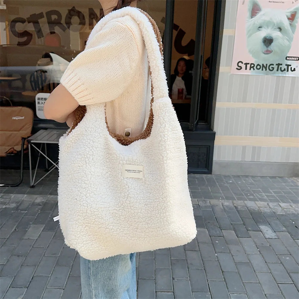 2026 Style Premium Vest Shape Women Plush Reversible Shoulder Bag Ladies Warm Fabric Handbag Winter Girls Books Tote Cute Lamb Like Cloth Purse