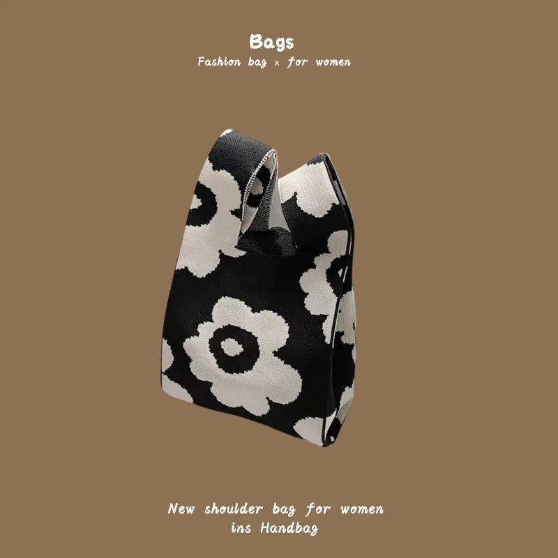 Women Handmade Knitted Small Handbag, Casual Wrist Bag, Student Reusable Shopper Mini Tote Bag, Suitable for Daily Use Outdoor