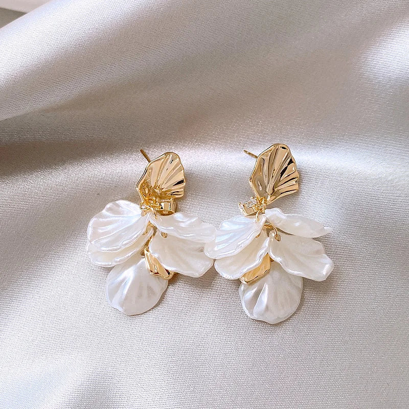 Luxury High Class 2026 Edition 2PC gold super fairy petal tassel imitation shell earrings, fashionable temperament, light luxury, niche design, ear accessories, Fairy Tassel Earrings for Fashion Lovers & Influencers