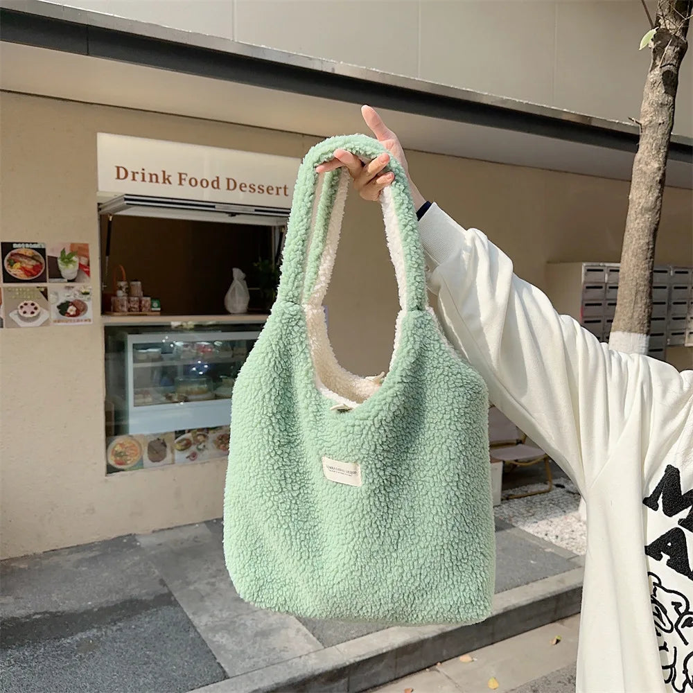 2026 Style Premium Vest Shape Women Plush Reversible Shoulder Bag Ladies Warm Fabric Handbag Winter Girls Books Tote Cute Lamb Like Cloth Purse