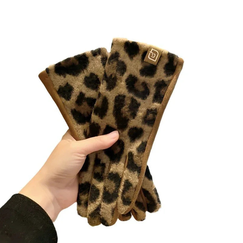 Leopard-Print Gloves Warm, Windproof & Ultra-Chic for Cycling & Driving ,Stay Stylish & Cozy! Premium Plush Winter Gloves for Women Trendy, Warm & Cold Proof