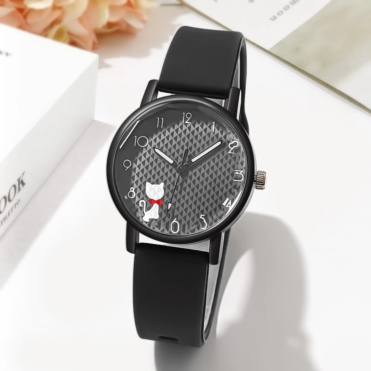 Luxury Casual Wristwatch for Stylish Women, High-Quality Ladies Quartz Watch Perfect Gift, Look Fashion Forward Every Day with Premium Silicone Strap Quartz Watch