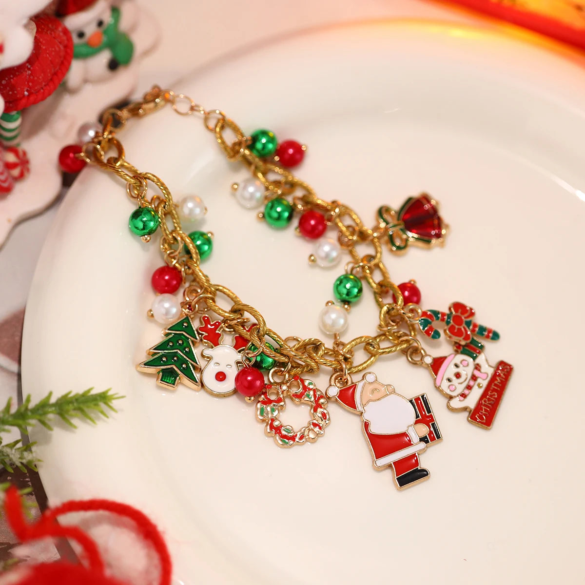 Premium Brand 2026 Style 1 Piece New Christmas-Themed Metal Bracelet with Santa Claus (Holding a Gift) & Christmas Tree Designs(color random)