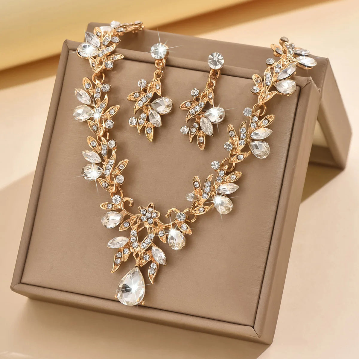 Premium Light Luxury Jewelry Gorgeous Leaf Water Drop Earrings & Necklace Set, Light Luxury  Perfect for Parties, Weddings, High Class 2026 Glam! Sparkling Leaf Water Drop Jewelry Set for Elegant Fashion Lovers