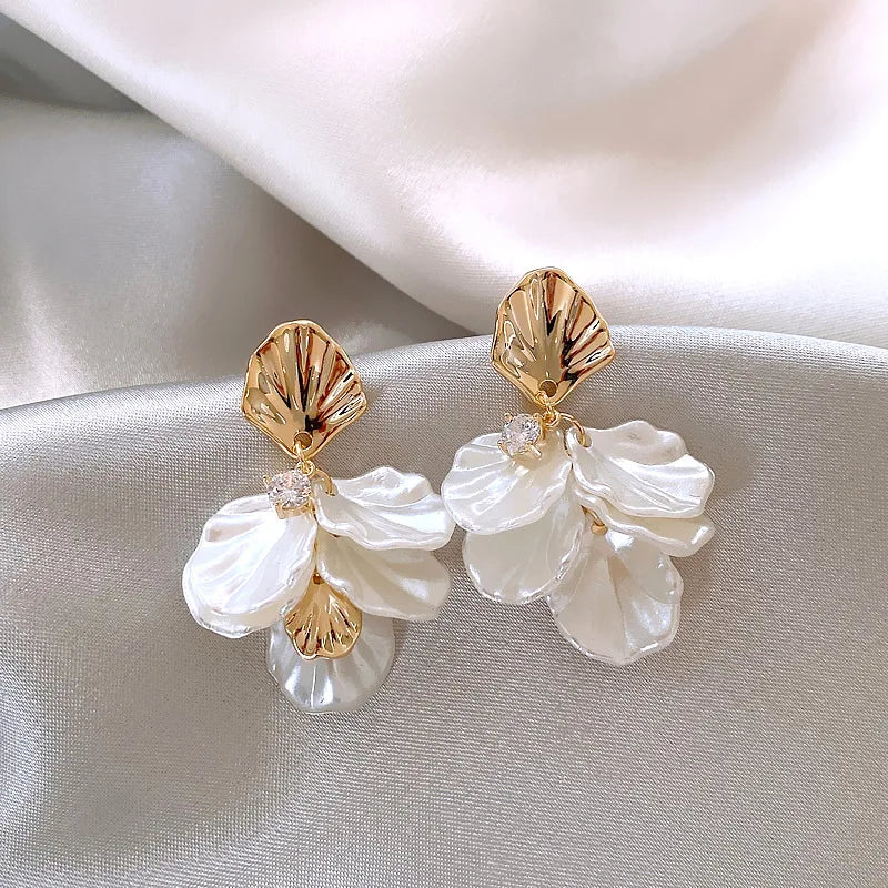 Luxury High Class 2026 Edition 2PC gold super fairy petal tassel imitation shell earrings, fashionable temperament, light luxury, niche design, ear accessories, Fairy Tassel Earrings for Fashion Lovers & Influencers