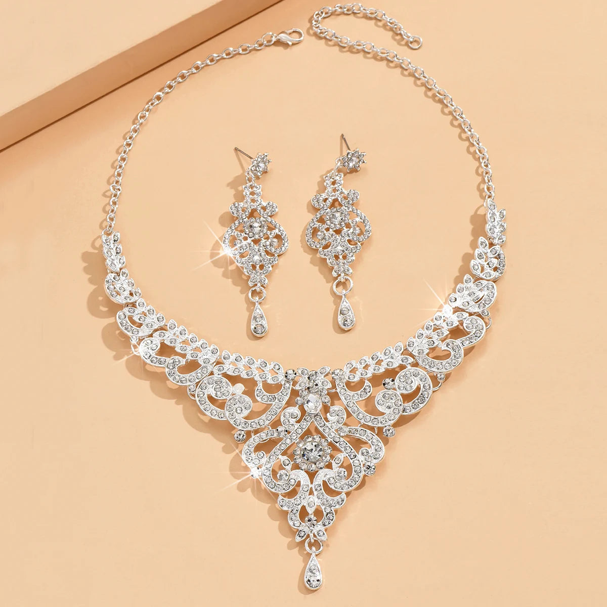Stunning Rhinestone Earrings & Necklace Set for Elegant Women, Dazzling Rhinestone Jewelry Set Perfect Gift for Fashion Lovers, Stunning Rhinestone Earrings & Necklace Set for Elegant
