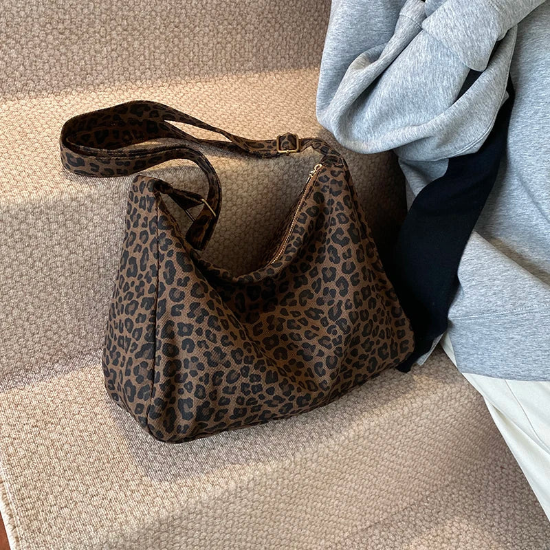 Trendy 2026 Paris Casual Soft Textile Women's Shoulder Bag Large Capacity Leopard Print Female Retro Crossbody Bag For Commute Outings