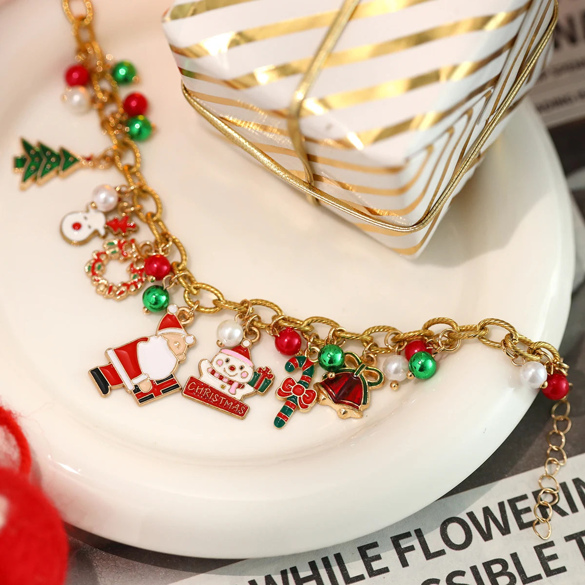 Premium Brand 2026 Style 1 Piece New Christmas-Themed Metal Bracelet with Santa Claus (Holding a Gift) & Christmas Tree Designs(color random)