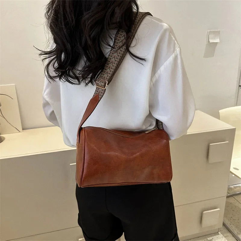 Vintage PU Leather Boston Bag Chic, Compact & Fashion , Premium Crossbody & Shoulder Bag Stylish, Travel