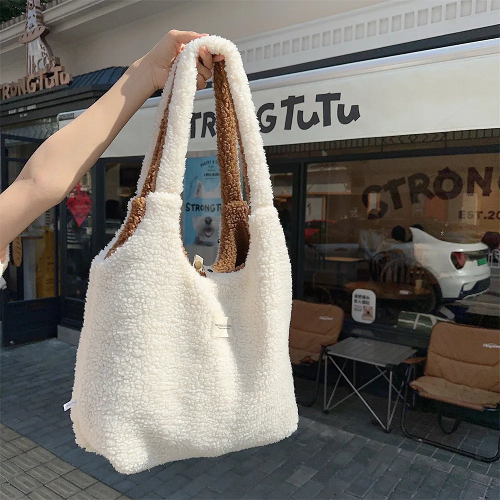 2026 Style Premium Vest Shape Women Plush Reversible Shoulder Bag Ladies Warm Fabric Handbag Winter Girls Books Tote Cute Lamb Like Cloth Purse