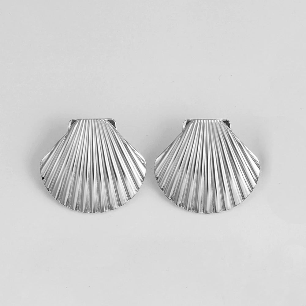 Luxe Gold CZ Earrings for Women Who Slay, Golden Seashell Elegance Premium CZ Starfish Earrings for Trendsetters,  Jewelry Alert! Premium Seashell Earrings Perfect for Summer Glam, Jewelry Alert! ,  Summer Glam