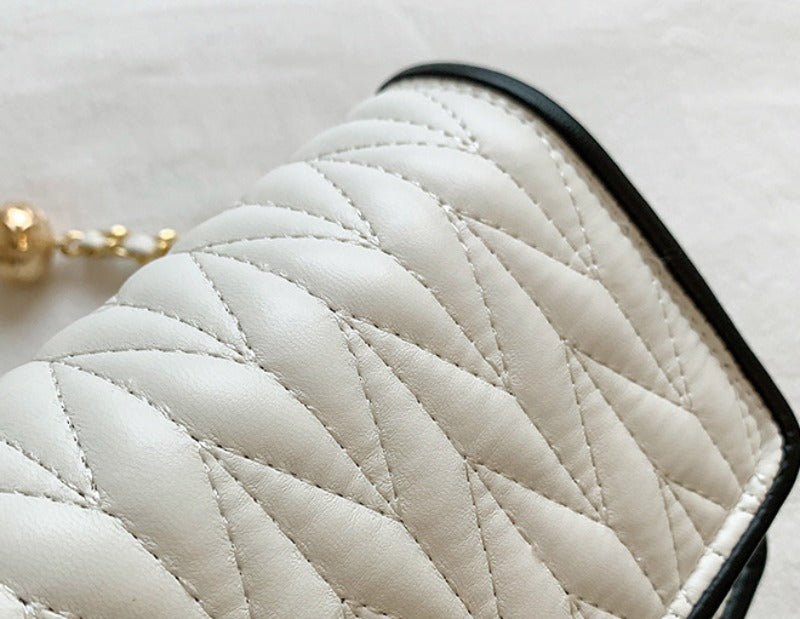 Small Chain Texture Shoulder Bag Elegant, Sleek & Party Ready, Premium Light Luxury Crossbody Bag Chic, Trendy