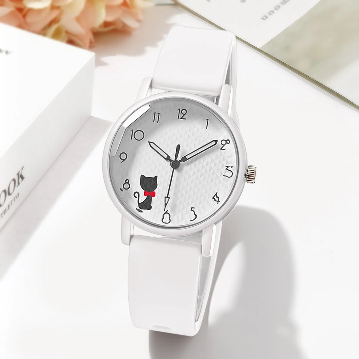 Luxury Casual Wristwatch for Stylish Women, High-Quality Ladies Quartz Watch Perfect Gift, Look Fashion Forward Every Day with Premium Silicone Strap Quartz Watch