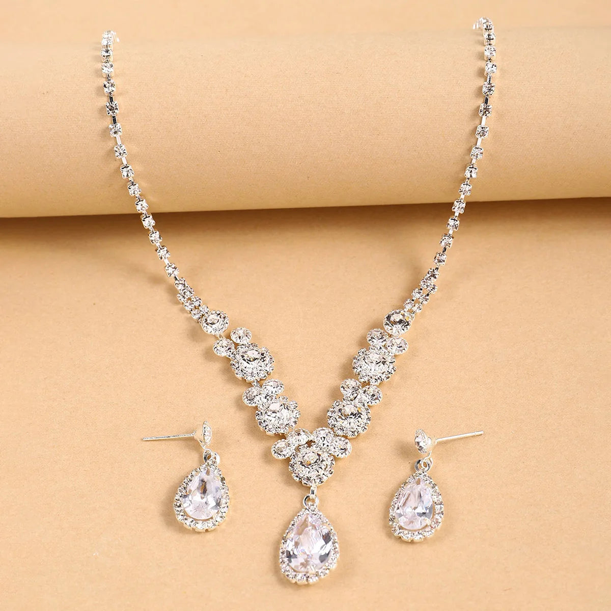 Premium Design Sense Necklace & Earrings Glamorous Statement Set for Women, Premium Design Sense Necklace & Earrings Glamorous Statement Set for Women, 2026 Light Luxury Feng Shui Drip Pendant Jewelry Set