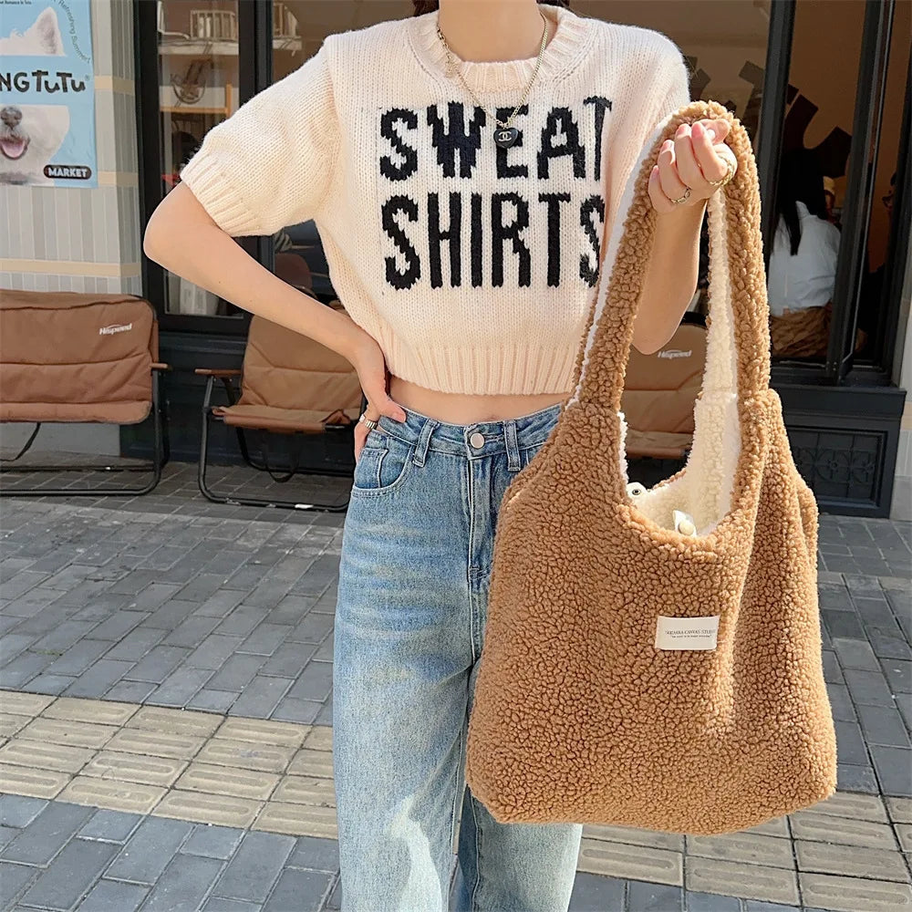 2026 Style Premium Vest Shape Women Plush Reversible Shoulder Bag Ladies Warm Fabric Handbag Winter Girls Books Tote Cute Lamb Like Cloth Purse
