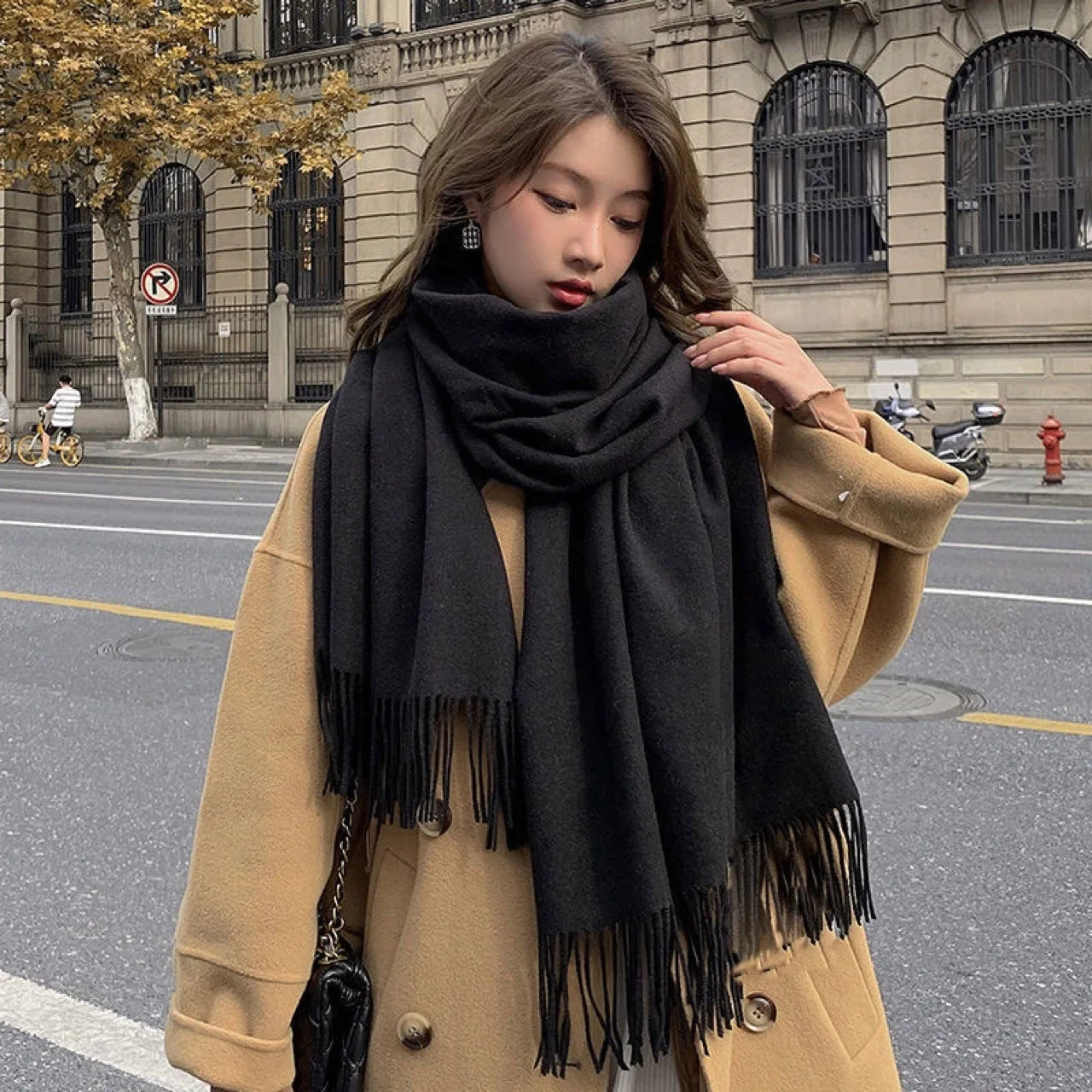 Luxury! Premium Wool & Cashmere Checkered Scarf for Women, Elegant Black Scarf That Elevates Any Winter Outfit, Soft Cashmere & Wool Scarf with Timeless Checkered Style
