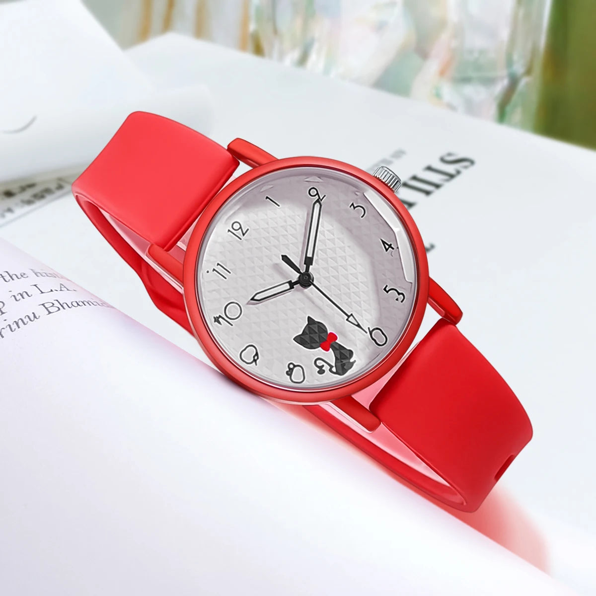 Luxury Casual Wristwatch for Stylish Women, High-Quality Ladies Quartz Watch Perfect Gift, Look Fashion Forward Every Day with Premium Silicone Strap Quartz Watch